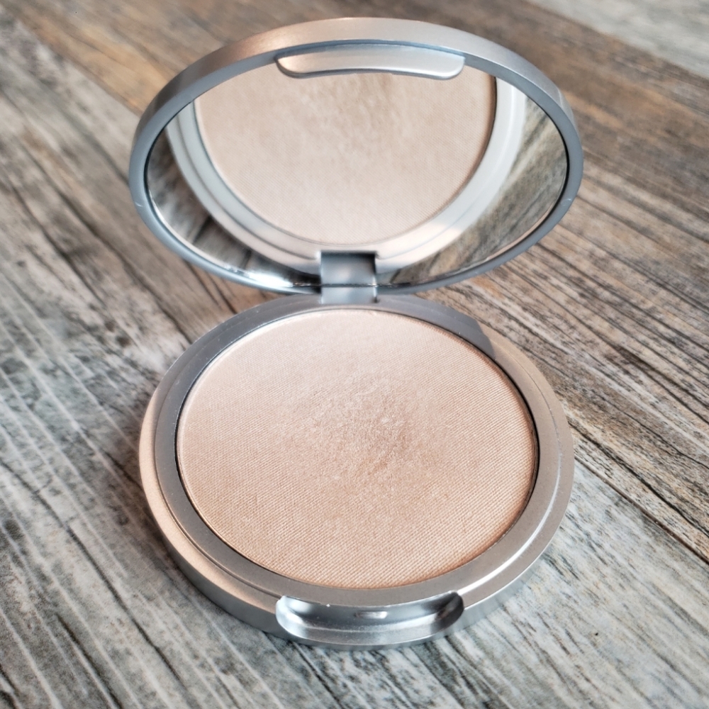 theBalm Mary-Lou Manizer